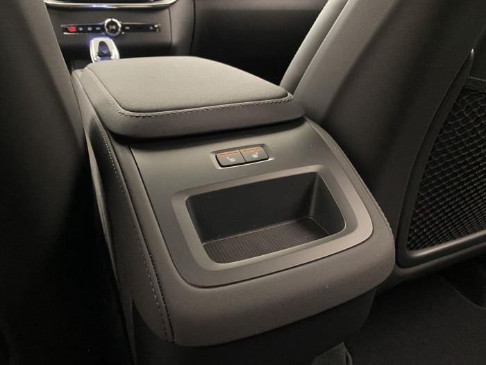 Volvo XC90 B5 AWD BLACK EDITION PLUS 7