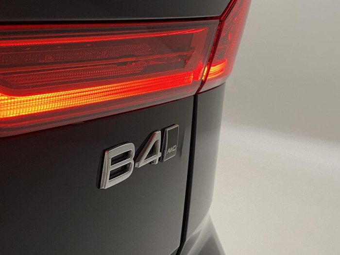 Volvo XC60 B4 AWD R-DESIGN AUT CZ