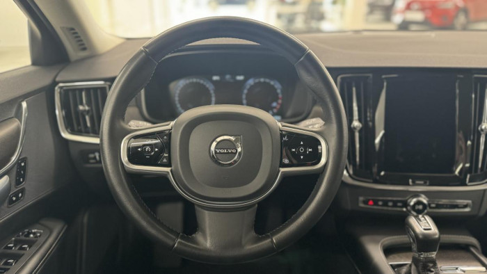 Volvo V90 CROSS COUNTRY T5 REZERVACE
