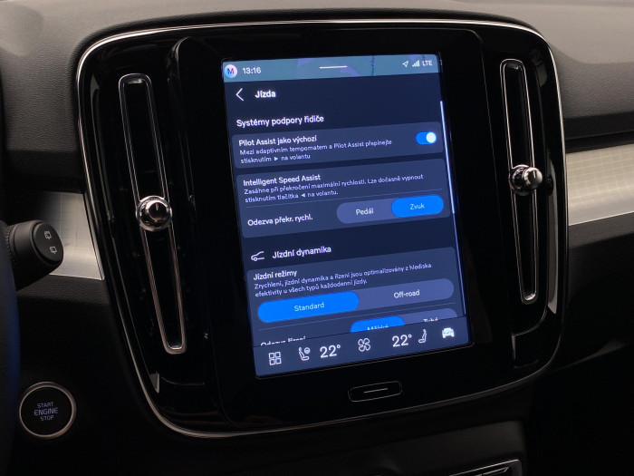 Volvo XC40 B3 DARK PLUS AUT CZ