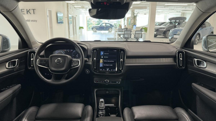 Volvo XC40 T5 RECHARGE REZERVACE