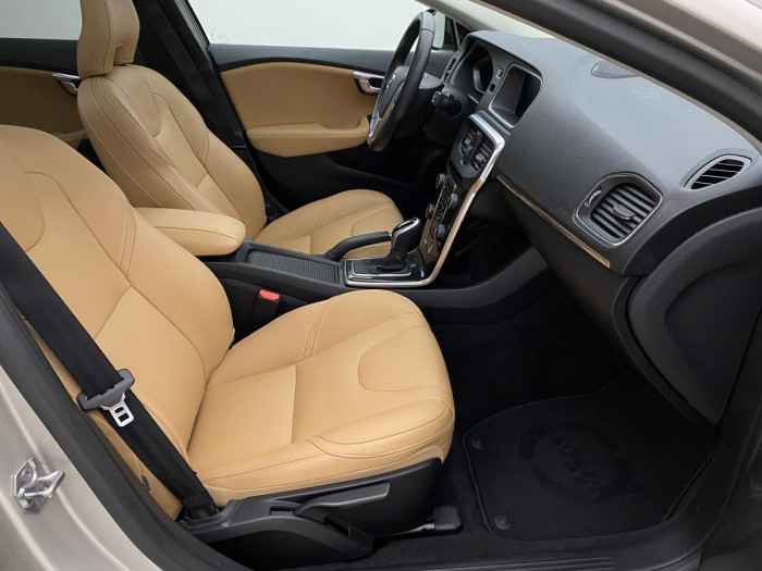Volvo V40 CC T3 INSCRIPTION REZERVACE 1.5 CC CC