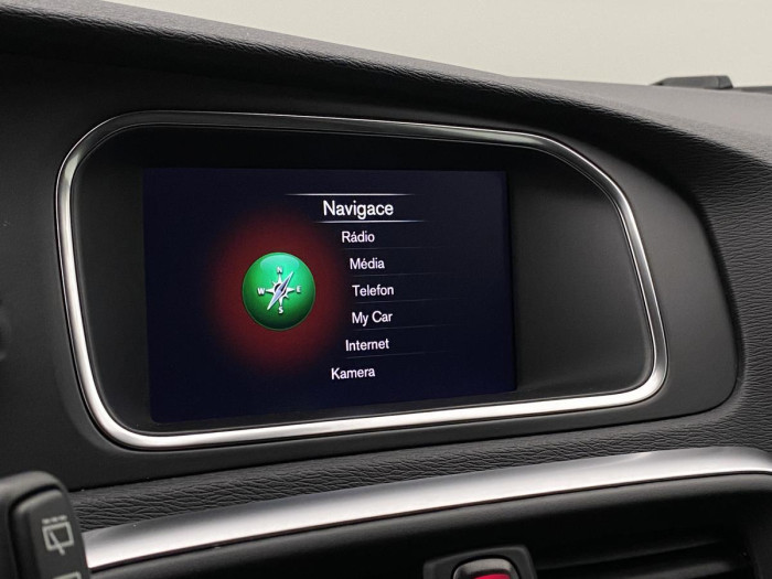 Volvo V40 D2 MOMENTUM REZERVACE 2.0 d Momentum