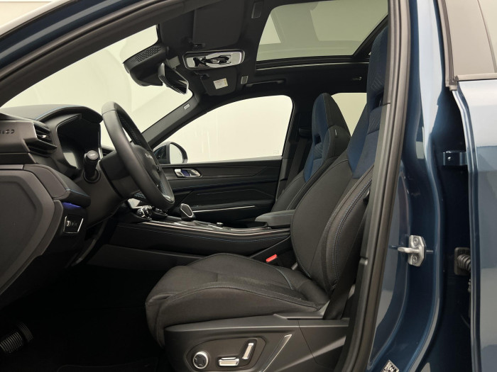 Lynk & Co 01 PHEV DCT 1.maj.