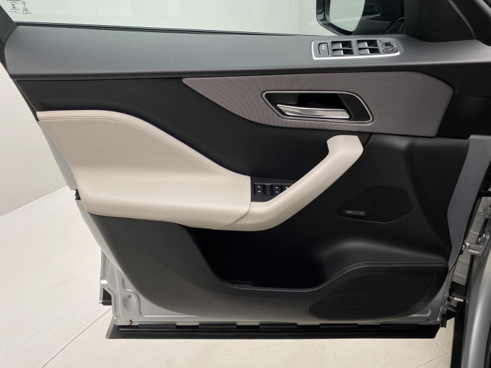 Jaguar F-Pace 5.0 V8 SVR AWD AUT 5.0 V8