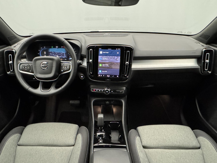 Volvo XC40 B3 PLUS DARK AUT CZ 1.maj