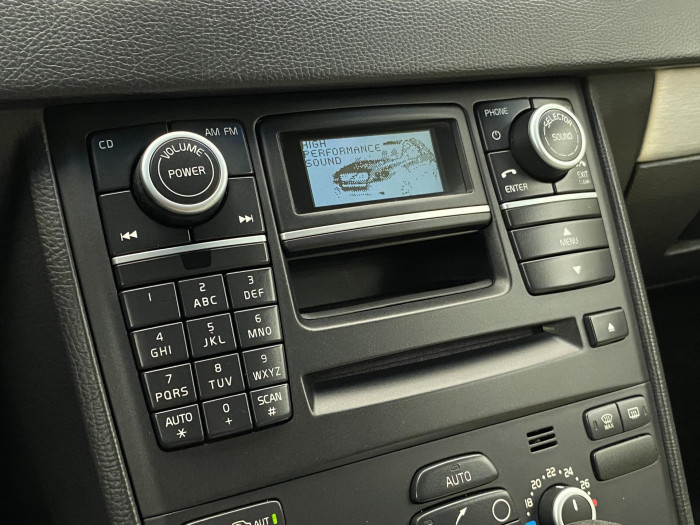 Volvo XC90 2.4 D5 AWD SUMMUM AUT 7 míst 2.4 d Summum