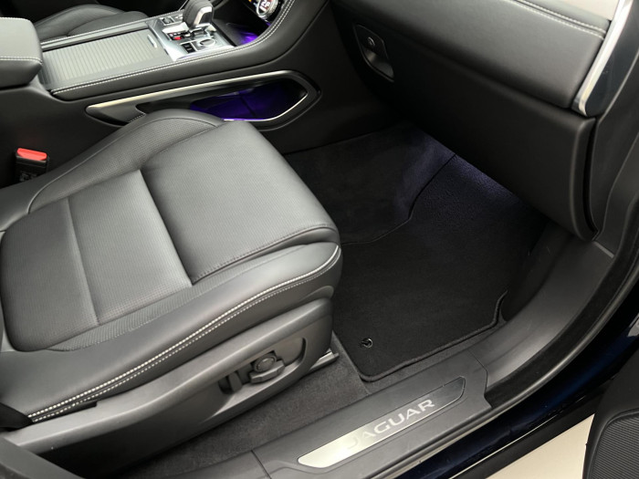 Jaguar F-Pace D300 AWD R-DYNAMIC SE AUT 3.0 d Dynamic SE