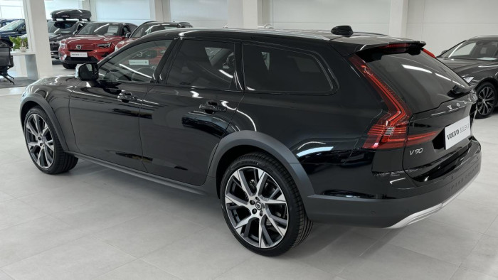 Volvo V90 CROSS COUNTRY B5 REZERVACE