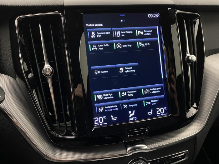 Volvo XC60 B5 AWD R-DESIGN AUT