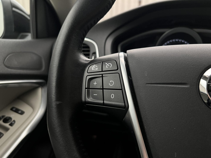 Volvo V40 D2 INSCRIPTION 2.0 d