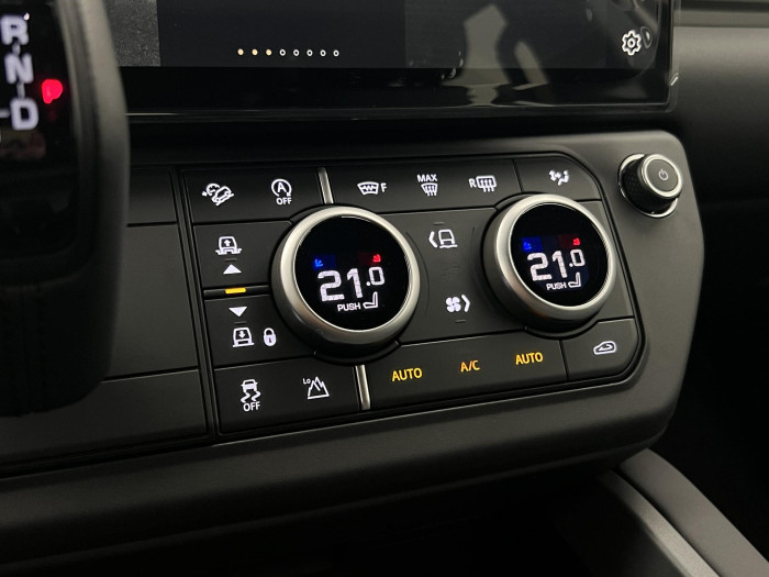 Land Rover Defender 110 D250 X-DYNAMIC SE AWD Aut 3.0 d Dynamic SE