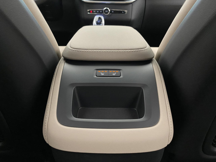 Volvo XC90 B5 AWD BRIGHT PLUS AUT CZ 7m