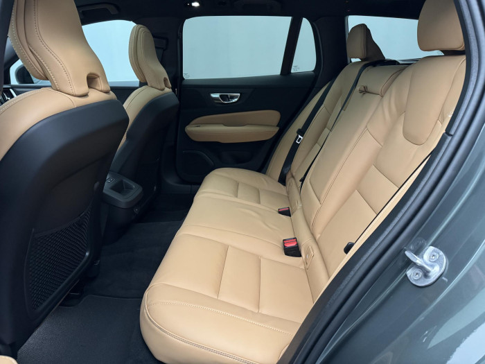 Volvo V60 B4 AUT DARK PLUS