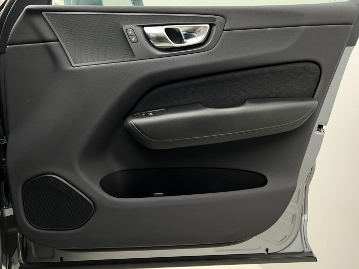 Volvo XC60 T4 MOMENTUM POLESTAR AUT CZ 2.0 Momentum