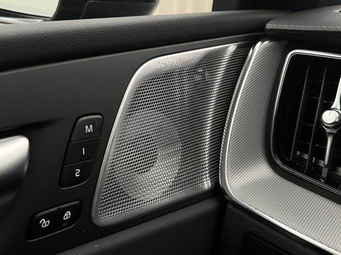 Volvo XC60 B5 AWD ULTRA BLACK EDITION AUT 2.0 Edition