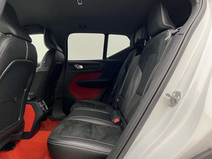 Volvo XC40 T4 AWD R-DESIGN AUT CZ