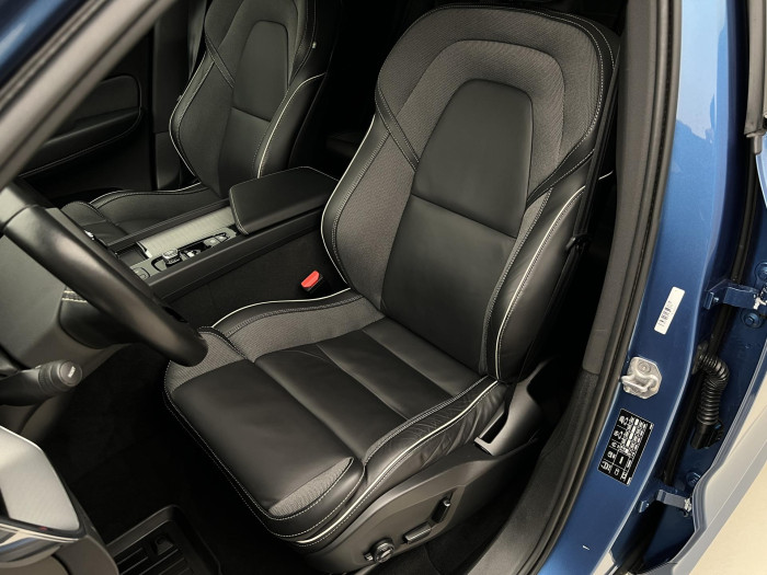 Volvo XC60 B4 AWD R-DESIGN AUT