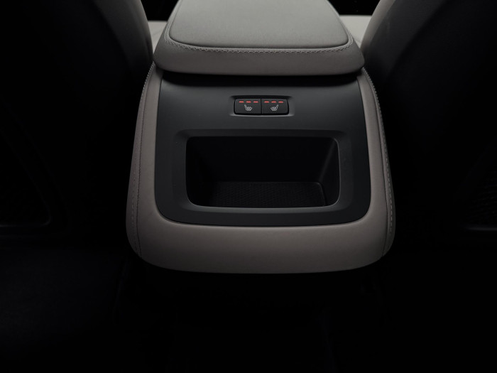 Volvo XC90 B5 AWD CORE AUT CZ 1.maj