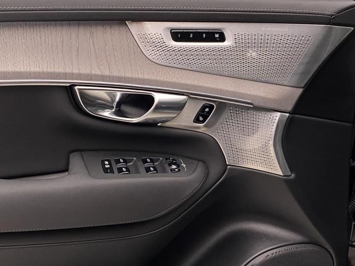 Volvo XC90 T8 AWD RECHARGE DARK ULTRA