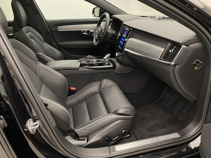 Volvo V90 T6 AWD PLUG-IN DARK ULTRA