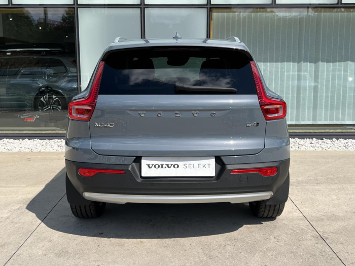Volvo XC40 B4 AWD MOMENTUM Aut REZERVACE 2.0 Momentum