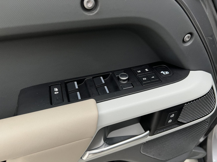 Land Rover Defender P400 HSE AWD AUT CZ