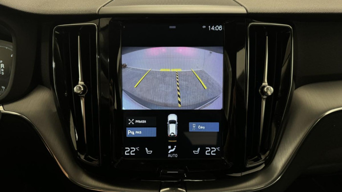 Volvo XC60 D4 AWD MOMENTUM REZERVACE 2.0 d Momentum