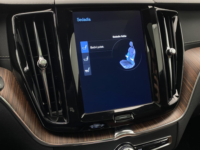 Volvo XC60 B5 AWD INSCRIPTION AUT CZ