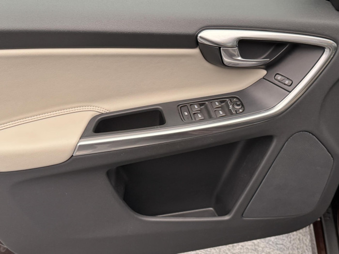 Volvo XC60 D5 AWD SUMMUM REZERVACE 2.4 d Summum