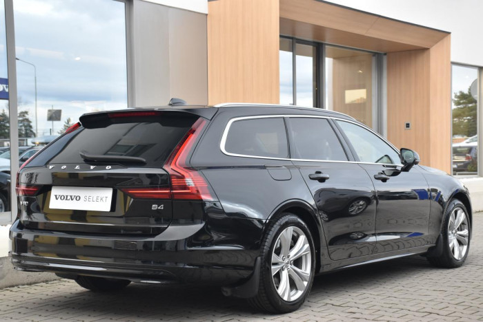 Volvo V90 B4 MOMENTUM REZERVACE 2.0 Momentum