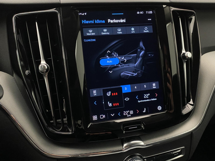 Volvo XC60 B5 AWD DARK PLUS REZERVACE