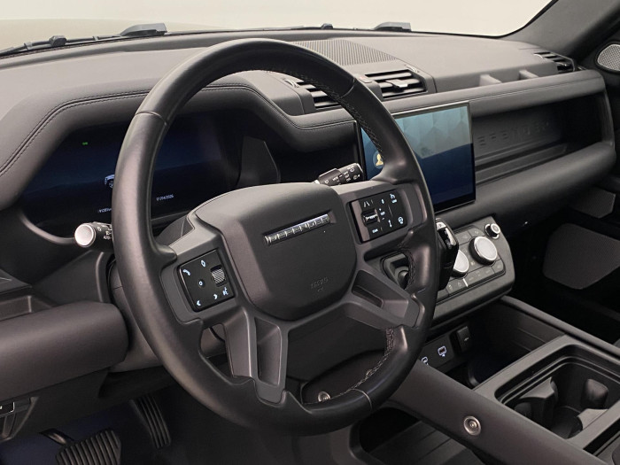 Land Rover Defender 130 D300 SE AWD AUT CZ 3.0 d SE