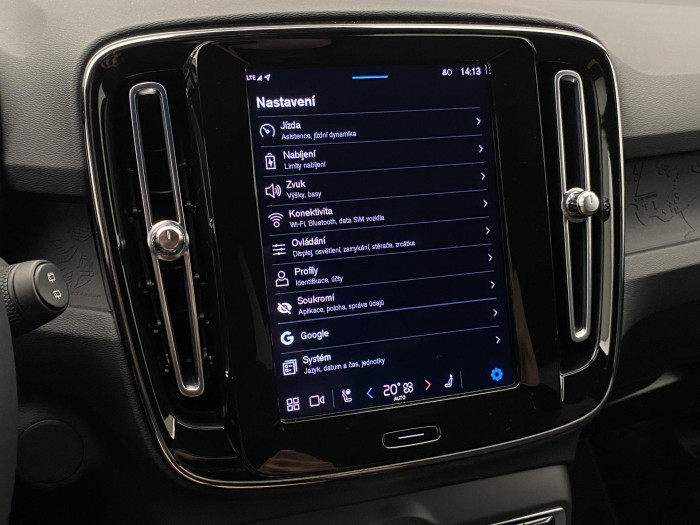 Volvo XC40 CORE SINGLE MOTOR RECHARGE