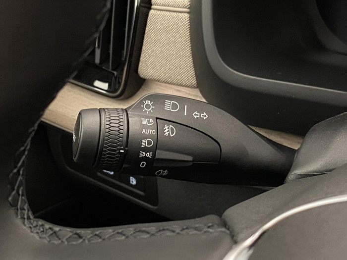 Volvo XC90 T8 AWD RECHARGE DARK ULTRA 7