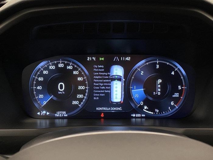 Volvo XC90 D5 AWD MOMENTUM AUT 7míst 2.0 d Momentum