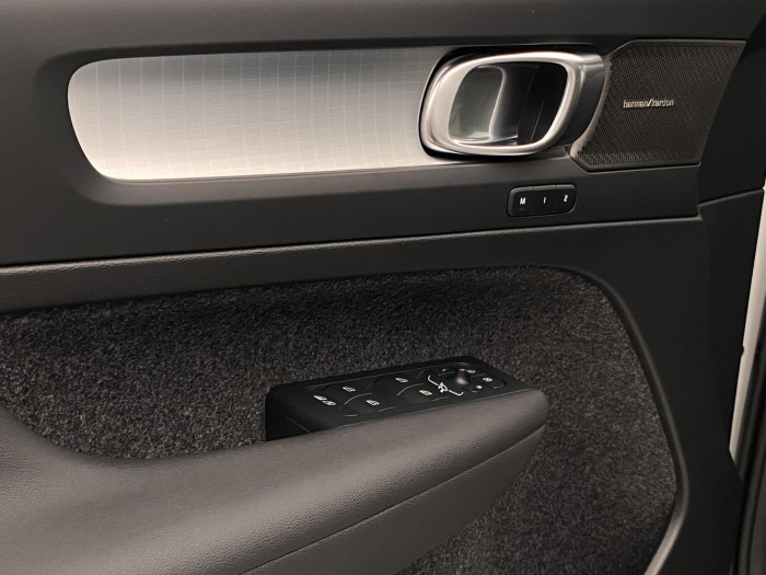 Volvo XC40 B3 AUT DARK PLUS