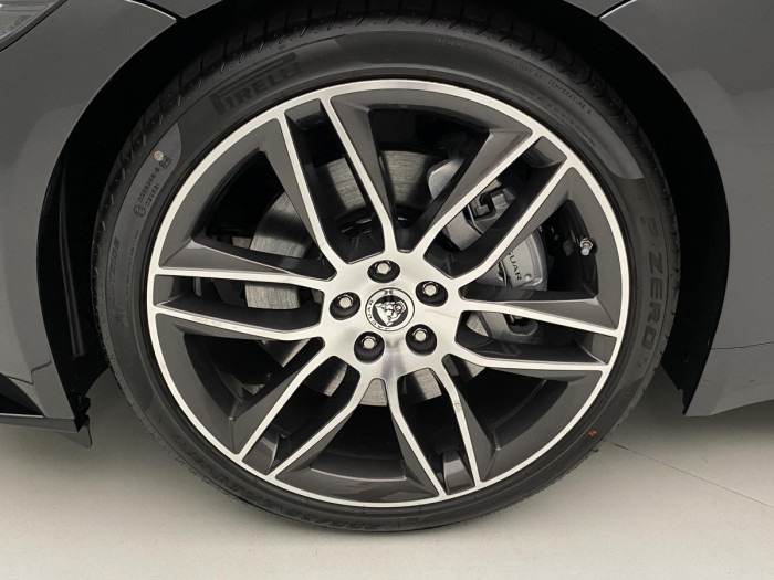 Jaguar F-Type P300 CABRIOLET RWD