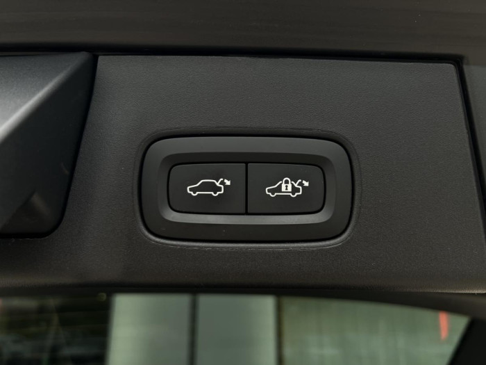 Volvo V90 D4 MOMENTUM PRO Aut 1.maj. 2.0 d Momentum