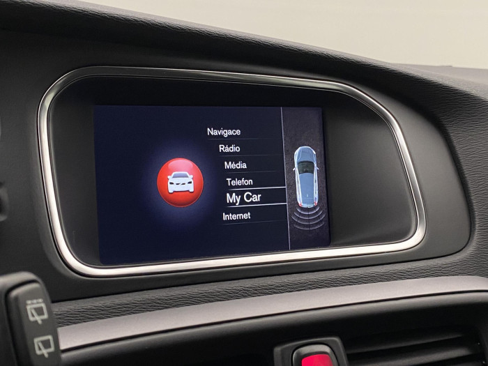 Volvo V40 D2 MOMENTUM AUT NAVIGACE 2.0 d Momentum