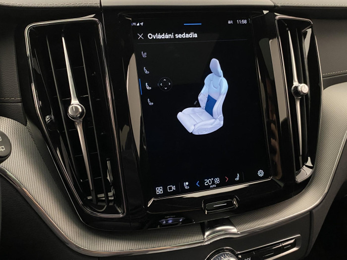 Volvo XC60 B5 AWD R-DESIGN AUT CZ