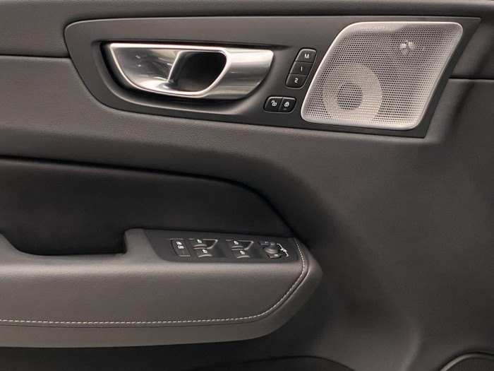 Volvo XC60 B5 AWD ULTIMATE DARK AUT CZ