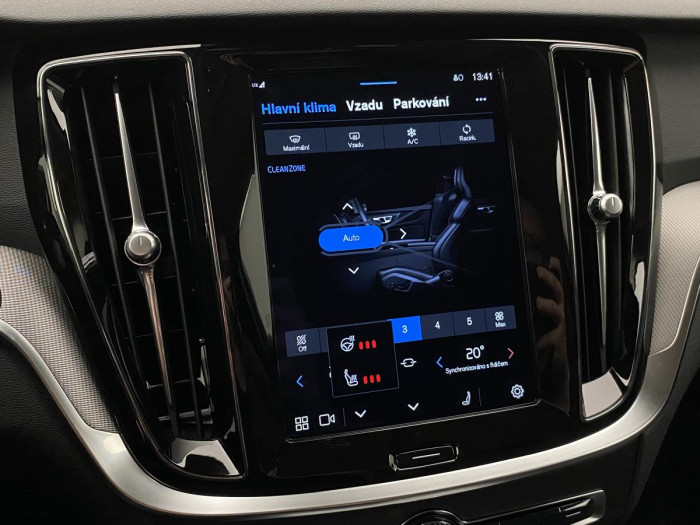 Volvo V60 CC B4 AWD PLUS AUT REZERVACE 2.0 CC CC Plus