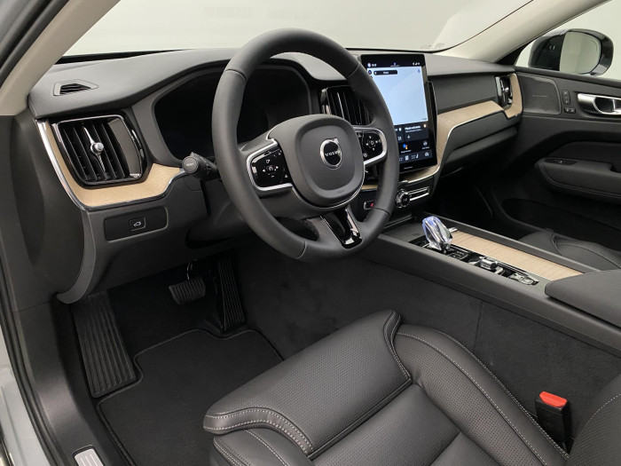 Volvo XC60 B5 AWD AUT DARK PLUS