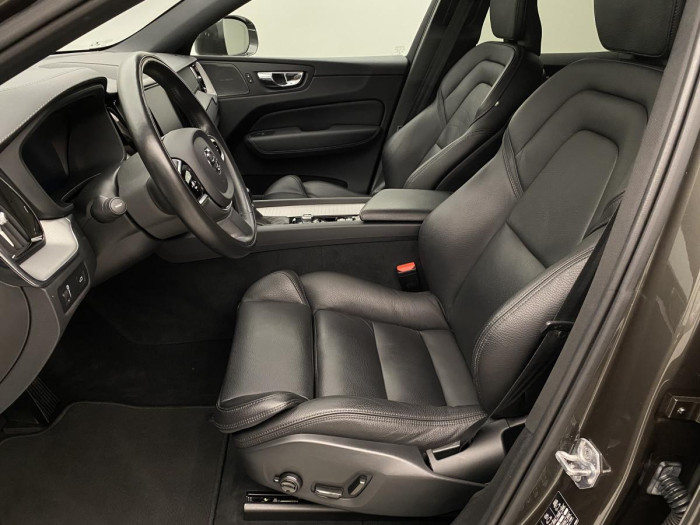 Volvo XC60 D5 AWD INSCRIPTION REZERVACE 2.0 d