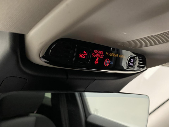 Volvo V60 T6 AWD RECHARGE REZERVACE