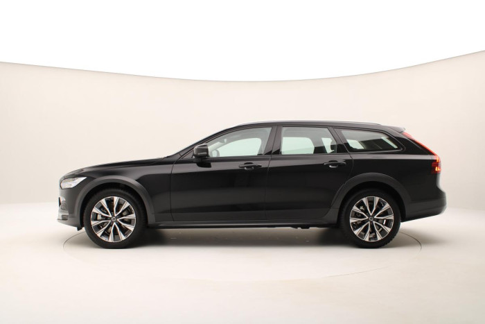 Volvo V90 CC B4 AWD PLUS AUT CZ 1.maj