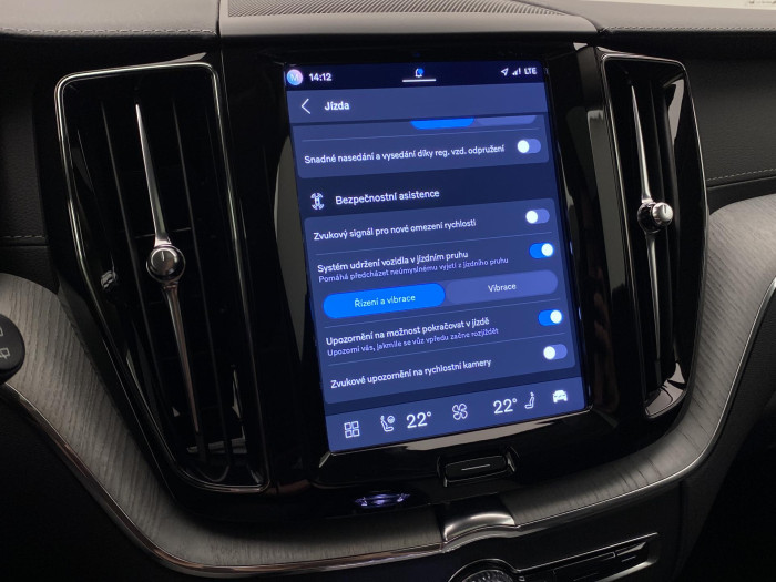 Volvo XC60 T8 AWD PLUG-IN DARK ULTRA CZ