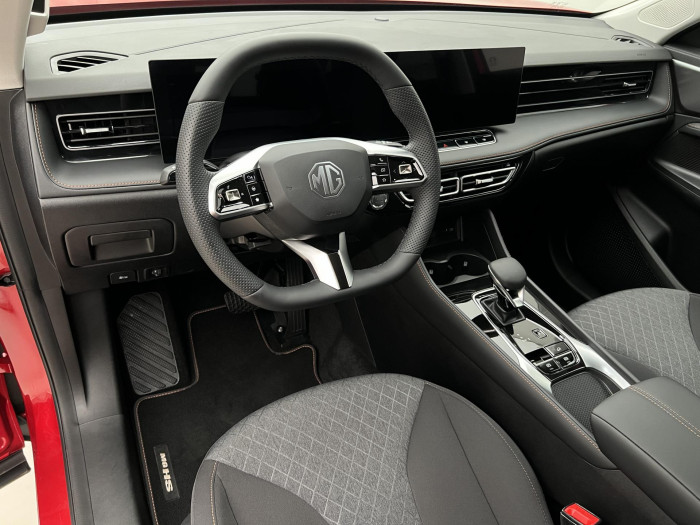 MG HS EMOTION 1.5 TGI 7DCT CZ 1.maj.