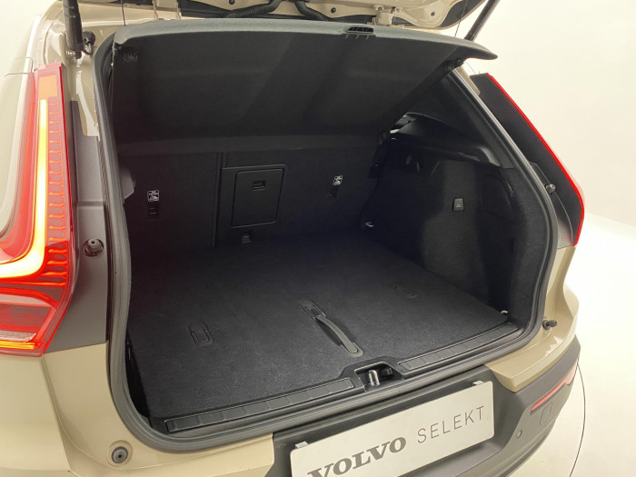 Volvo XC40 B3 DARK PLUS AUT CZ